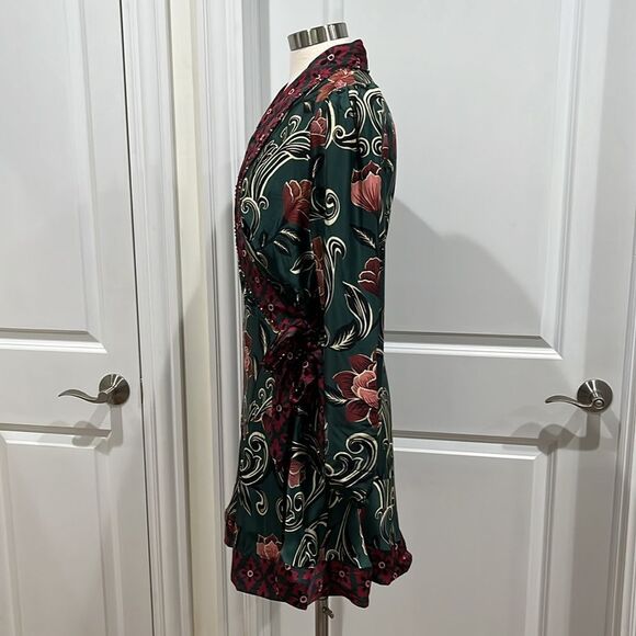 Farm Rio Arabesque Long-Sleeve Wrap Mini Dress Size M Green Floral - Picture 8 of 16
